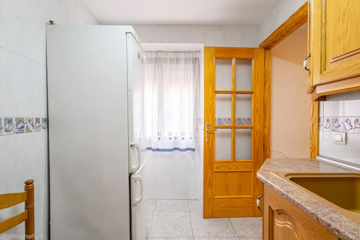 Cuina de Casa adosada en venda en Valdepeñas amb Calefacció, Terrassa i Traster