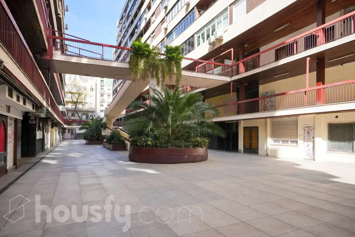 Vista exterior de Local en venta en Madrid con Aire acondicionado