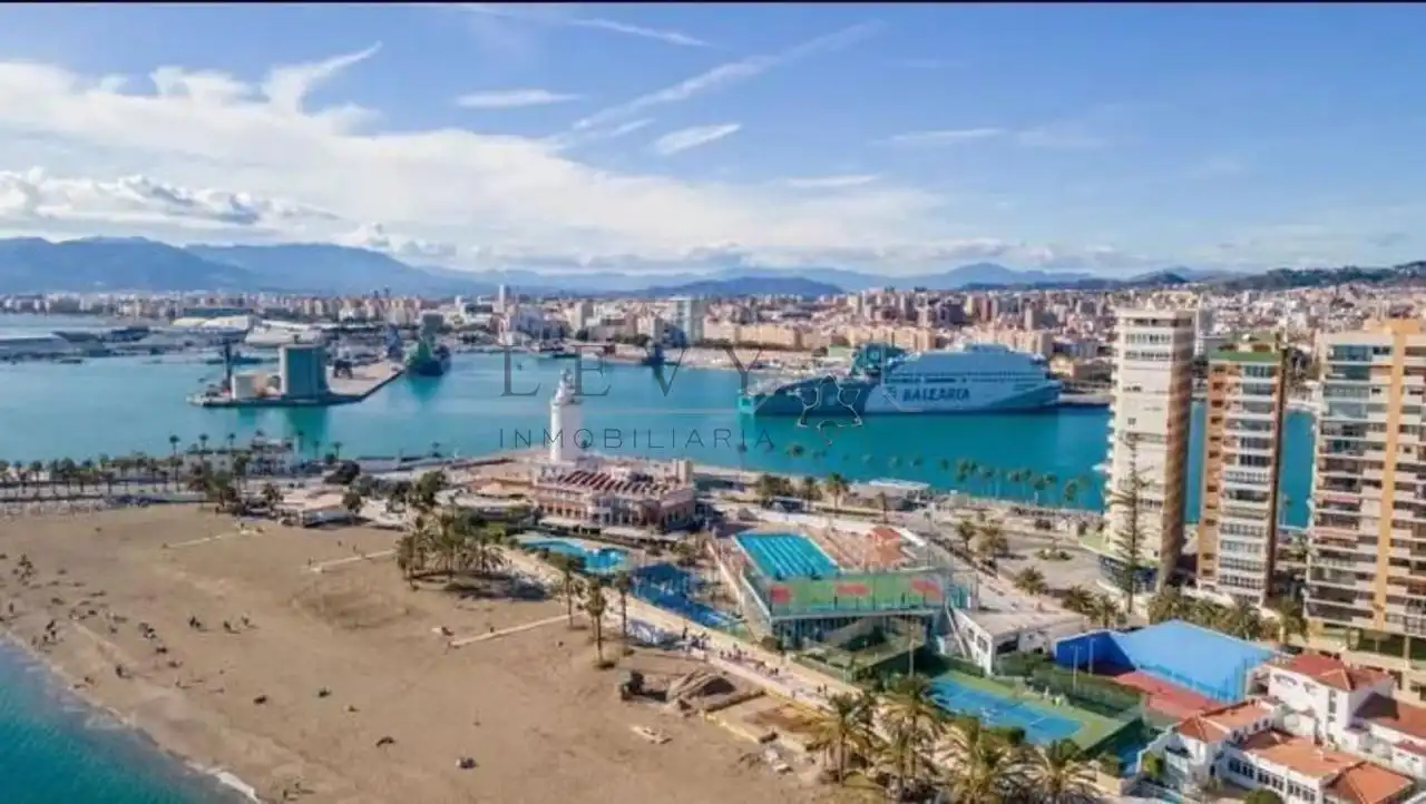 Piso en venta en Málaga con Calefacción