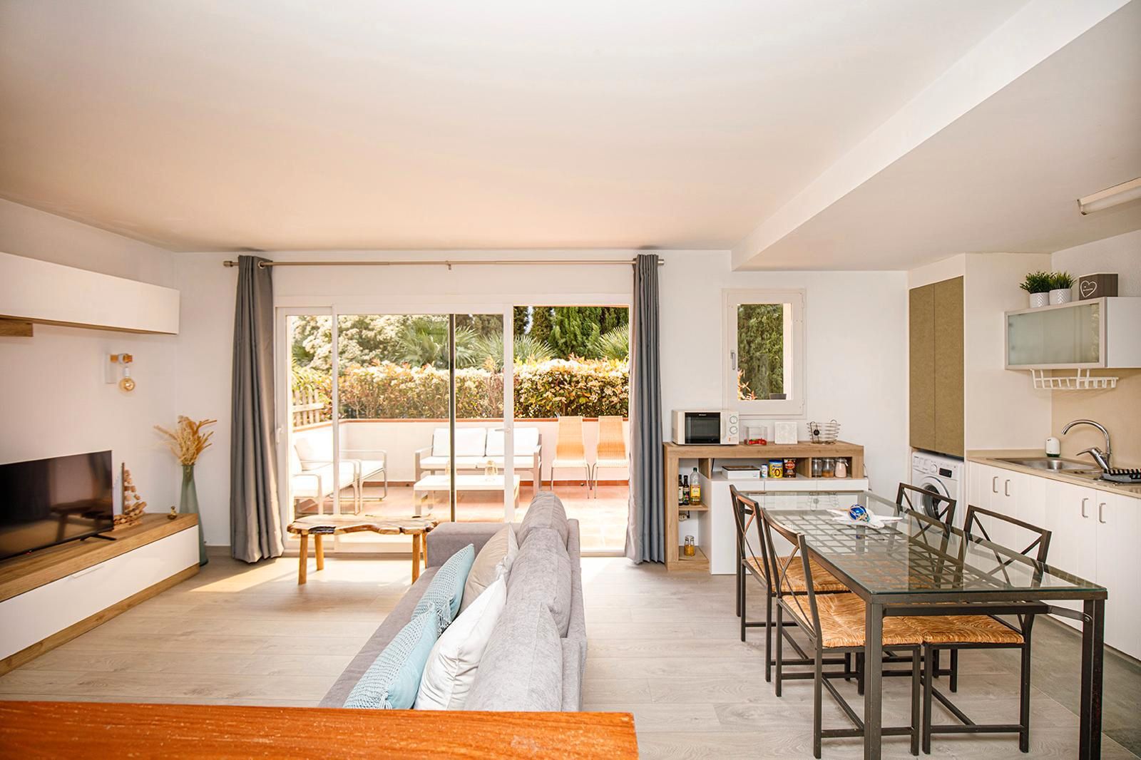 Living room of Flat for sale in Cadaqués  with Air Conditioner and Furnished