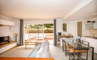 Living room of Flat for sale in Cadaqués  with Air Conditioner and Furnished