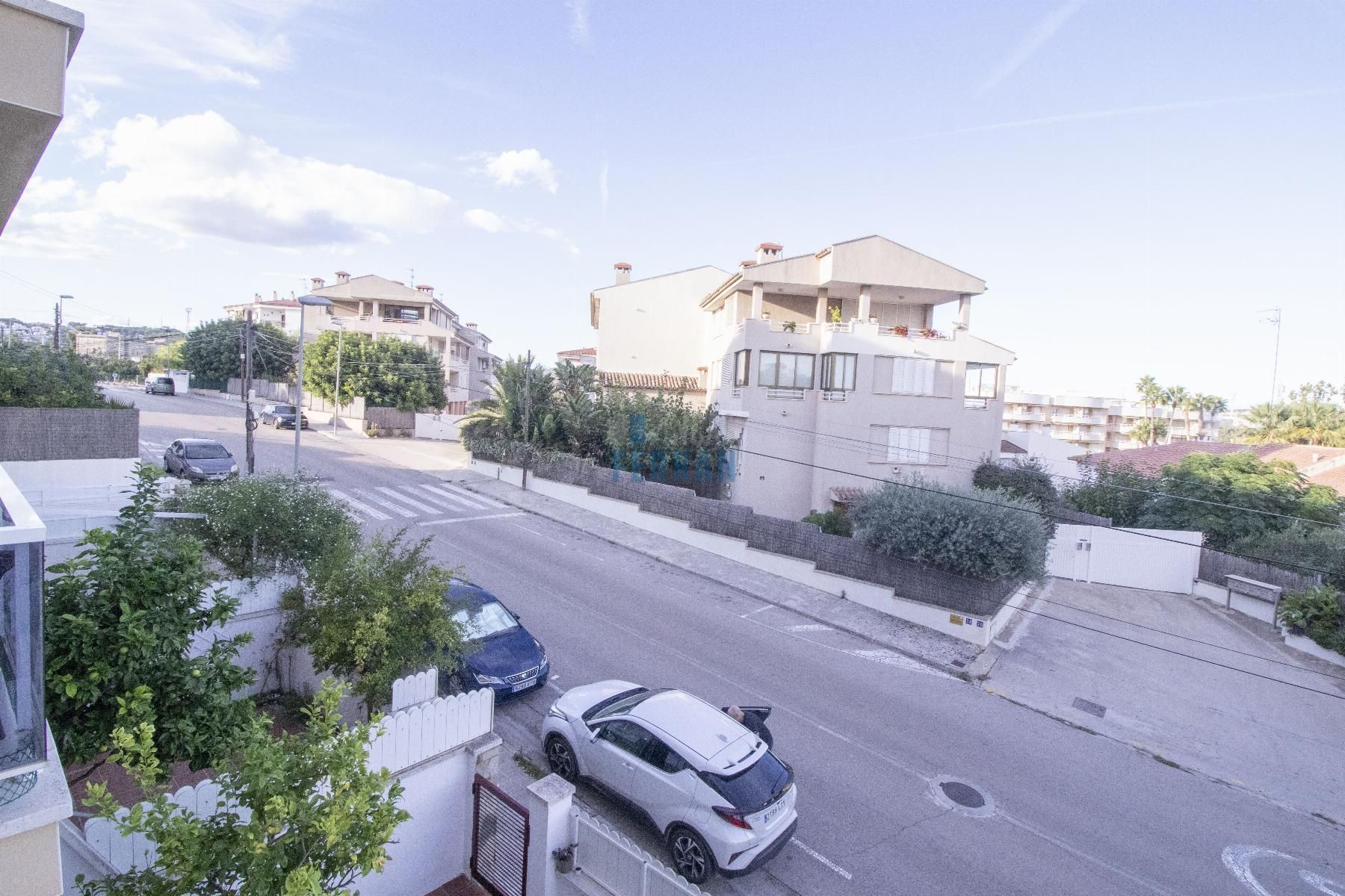 Vista exterior de Apartament en venda en El Vendrell amb Terrassa, Moblat i Piscina comunitària