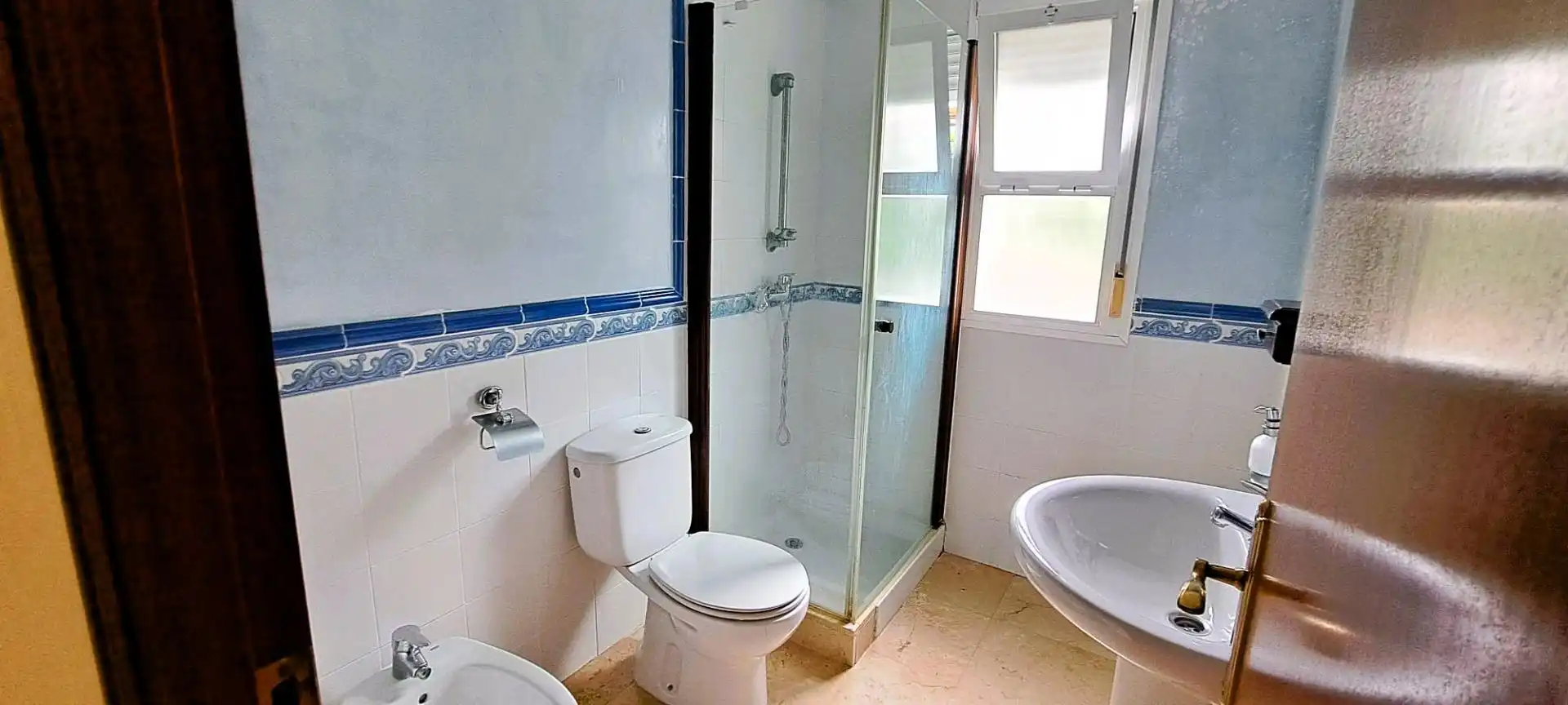 Bany de Casa o xalet en venda en Jerez de la Frontera amb Aire condicionat, Jardí privat i Piscina