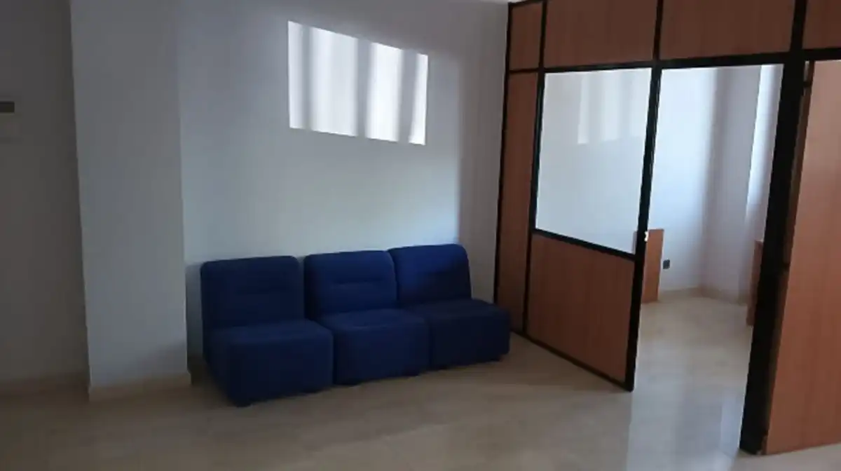 Sala d'estar de Oficina de lloguer en Alcalá de Henares amb Calefacció