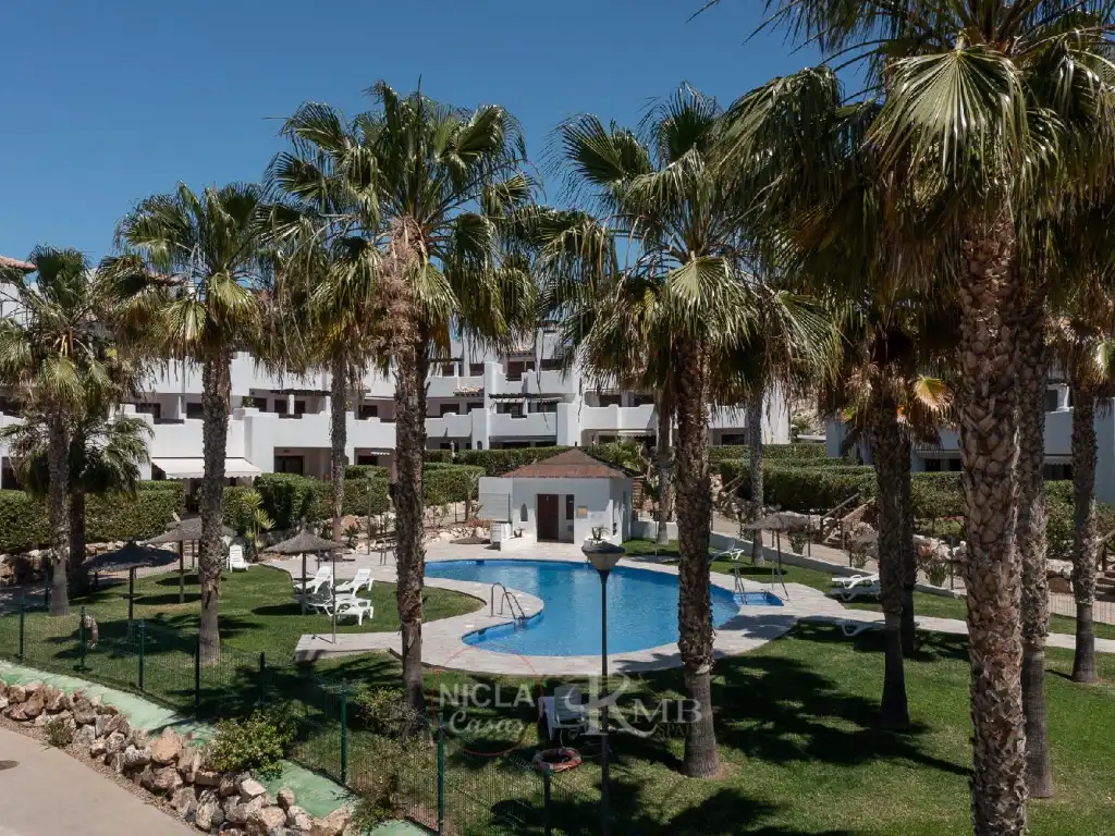 Schwimmbecken von Wohnungen zum Verkauf in Vera mit Klimaanlage, Terrasse und Möbliert