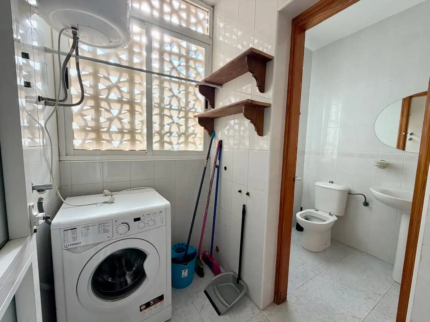 Baño de Casa adosada en venta en Almería con Jardín privado, Terraza y Amueblado