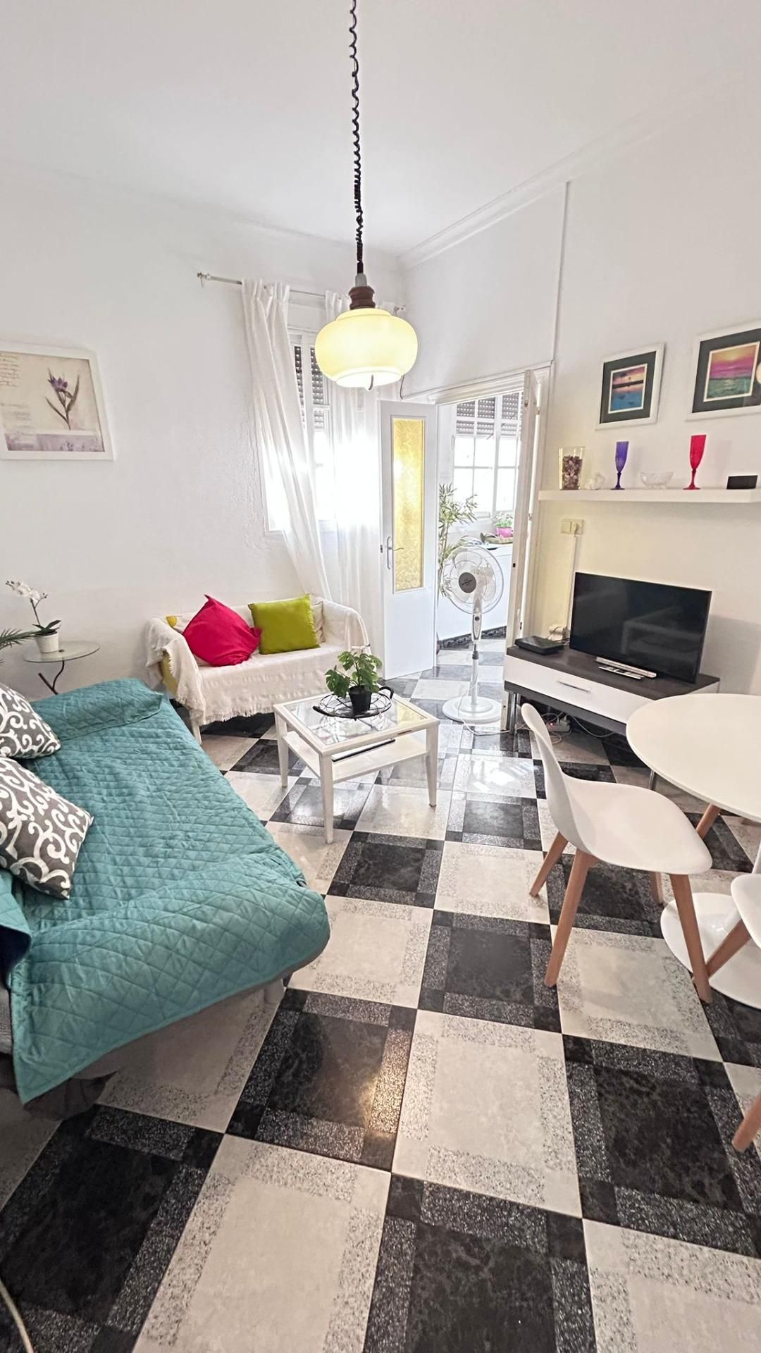 Sala d'estar de Pis en venda en  Cádiz Capital amb Moblat