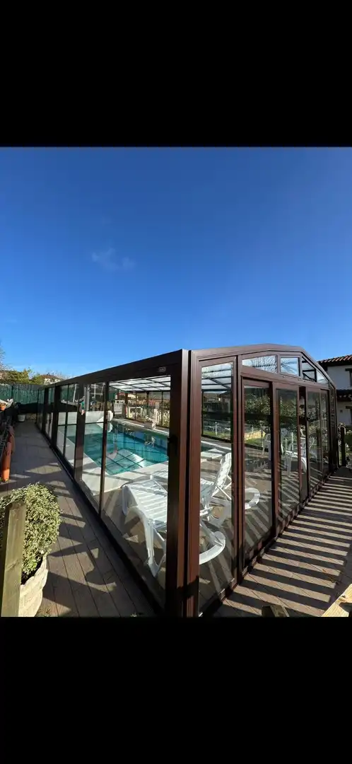 Piscina de Edifici en venda en Parres