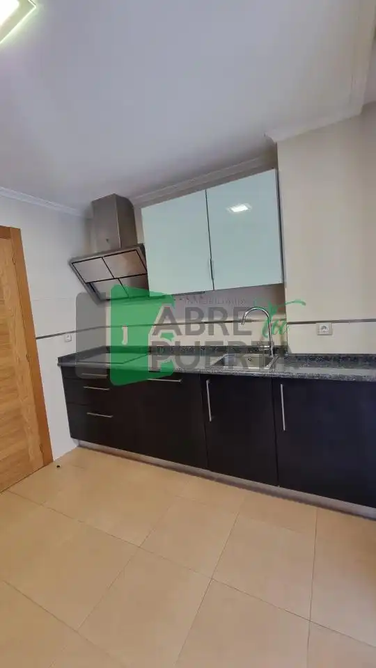 Küche von Wohnung zur Miete in Allariz mit Heizung, Parkett und Möbliert