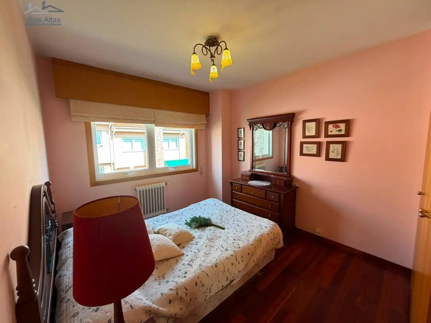 Habitación de Casa o chalet en venta en Oleiros con Calefacción, Jardín privado y Trastero