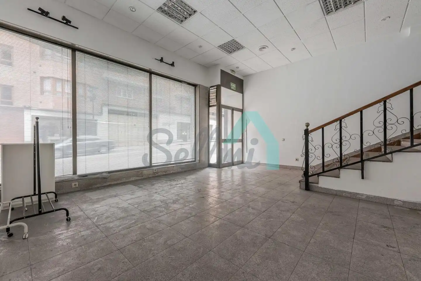 Business premises for sale in Fuertes Acevedo, imagen 2