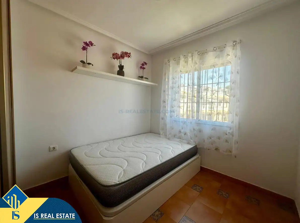 Dormitori de Casa adosada de lloguer en Orihuela amb Aire condicionat, Calefacció i Terrassa