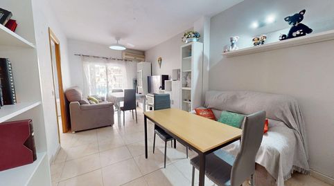 Vivienda en Medina Azahara de 3 dormitorios con terraza, cochera y trastero junto al centro y la estación.