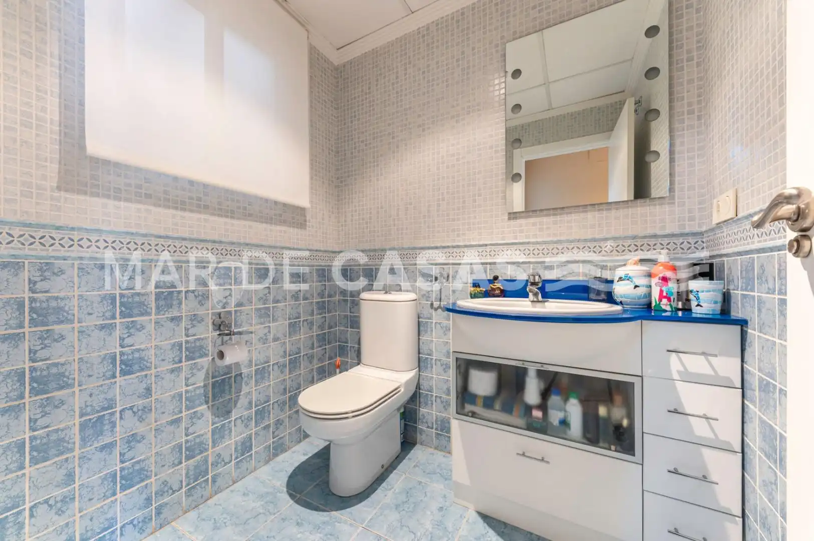 Baño de Casa adosada en venta en Elche / Elx con Aire acondicionado, Terraza y Trastero