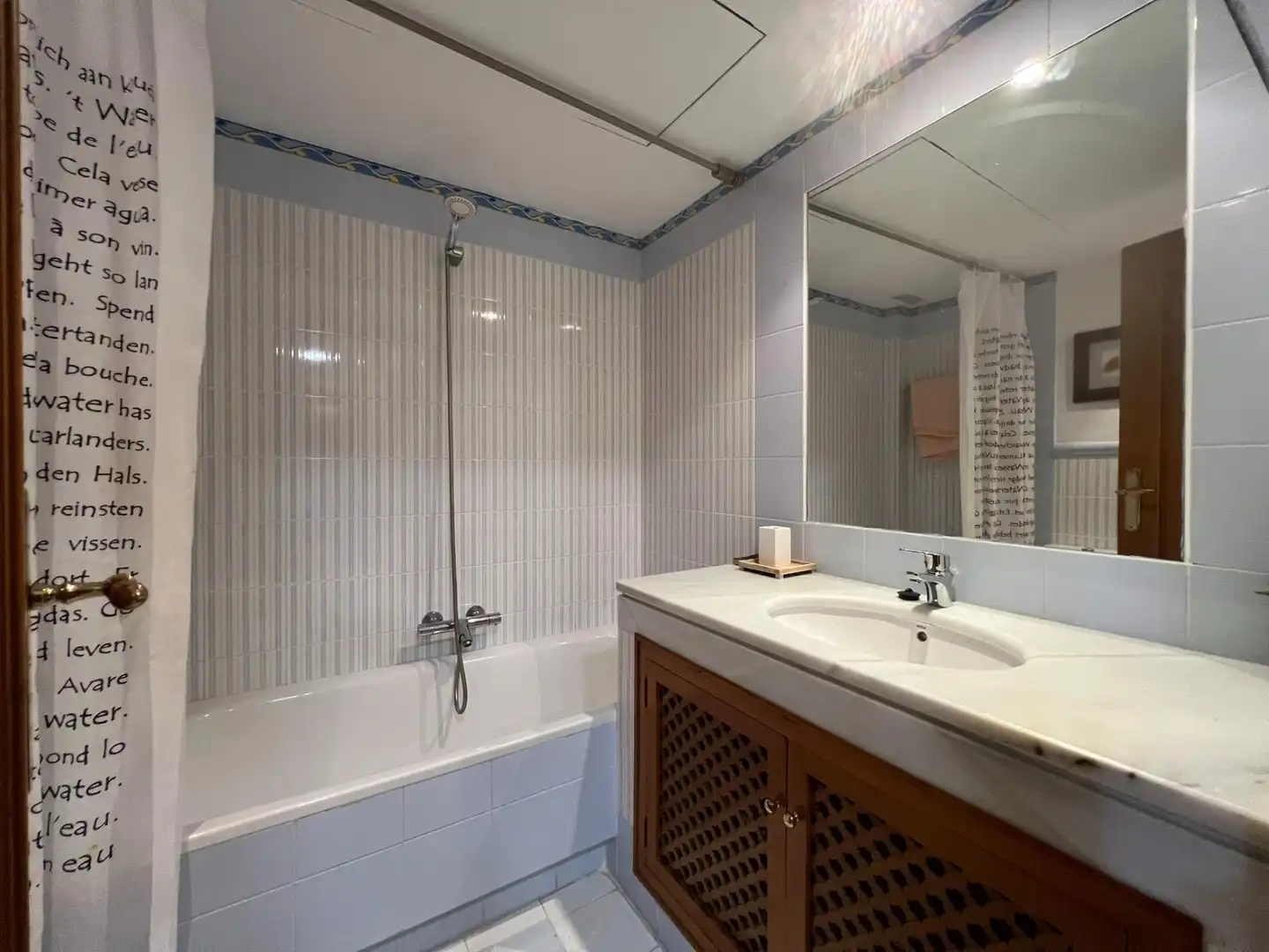 Badezimmer von Wohnungen zur Miete in Marbella mit Klimaanlage, Heizung und Terrasse