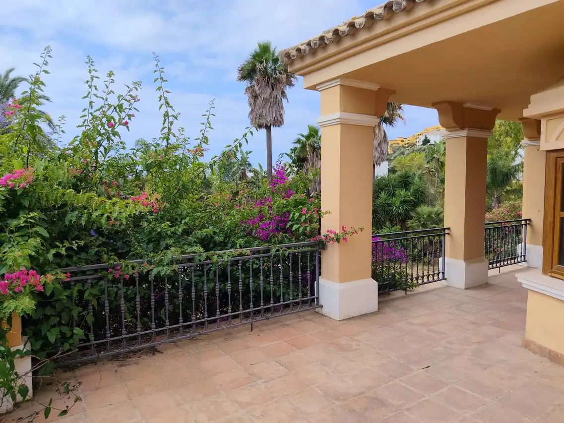 Terrassa de Casa o xalet en venda en Estepona amb Jardí privat, Terrassa i Traster