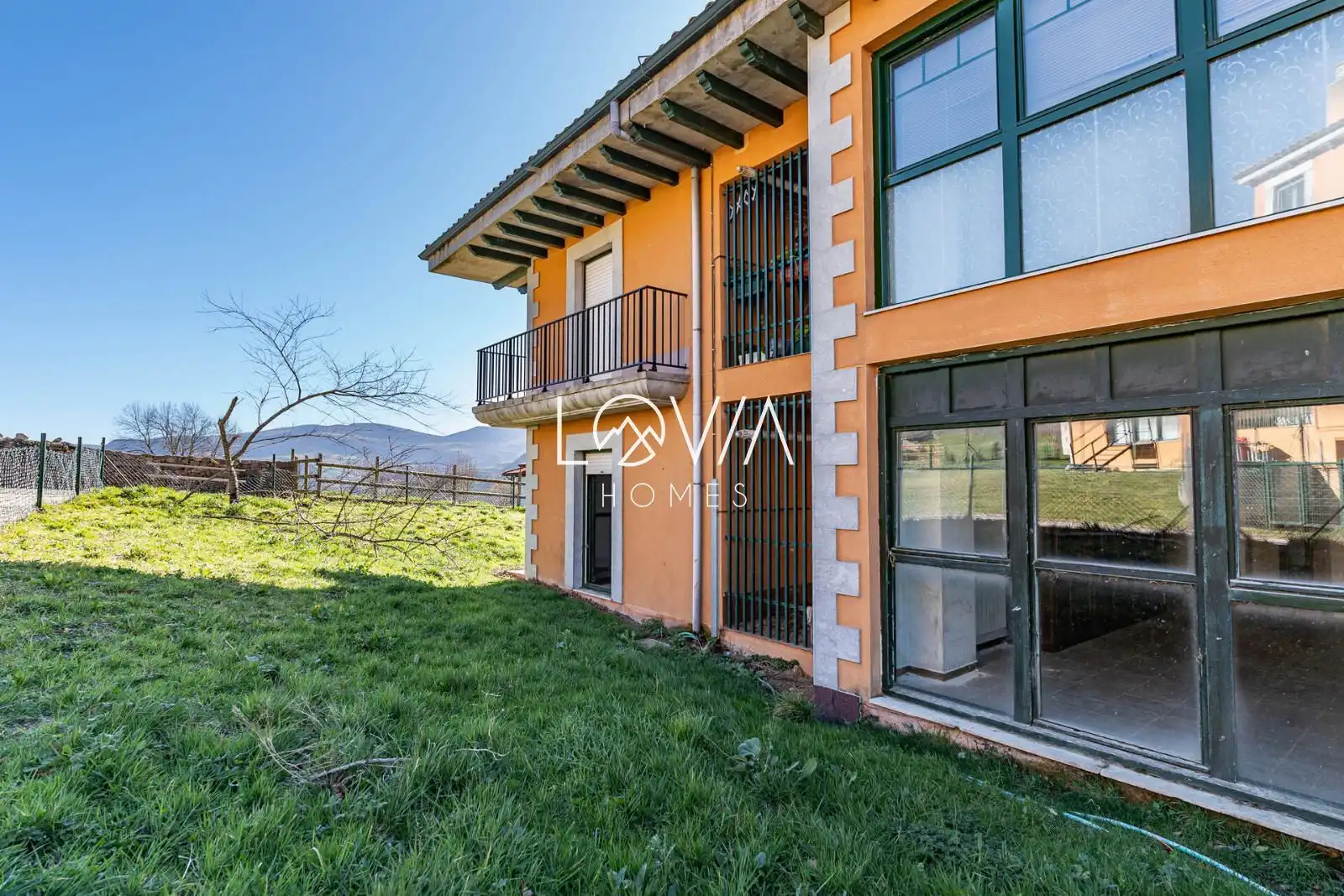 Vista exterior de Piso en venta en Soba con Trastero
