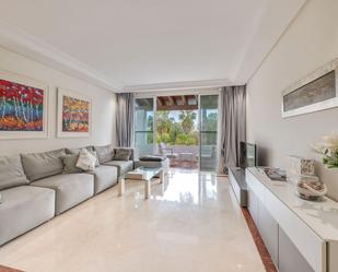 Living room of Duplex to rent in Marbella  with Air Conditioner, Furnished and TV