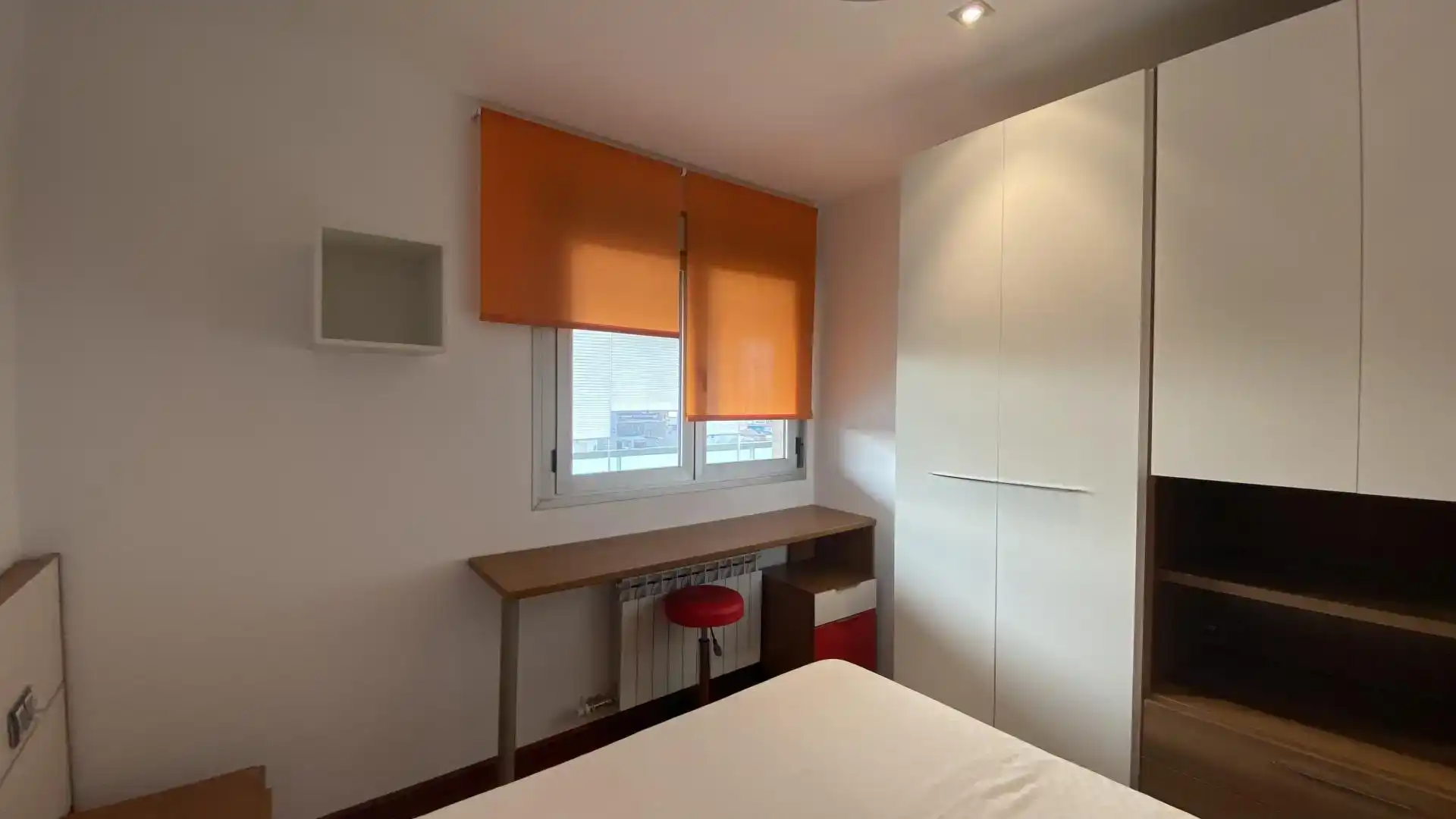 Habitación de Piso en venta en  Granada Capital con Piscina y Balcón