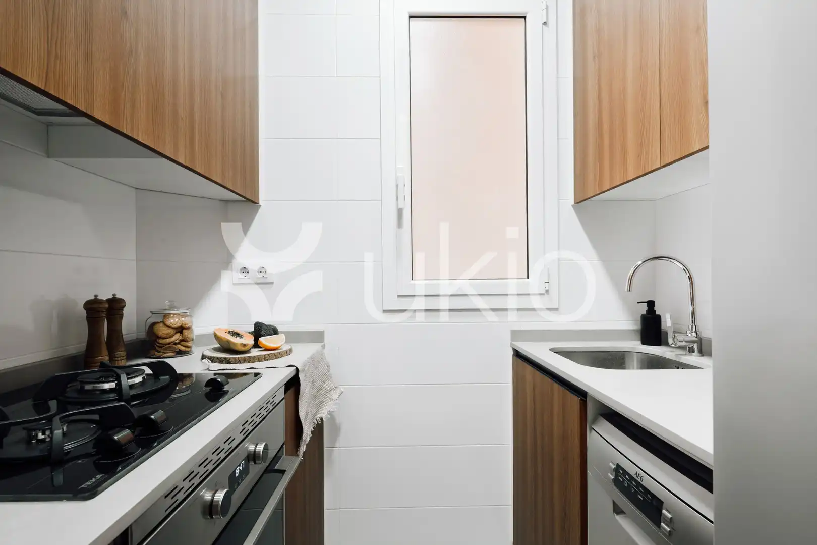 Cuina de Apartament de lloguer en Barcelona amb Aire condicionat, Moblat i Forn