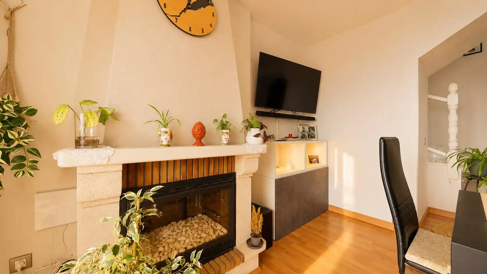 Sala d'estar de Dúplex en venda en Roquetas de Mar amb Terrassa i Piscina comunitària