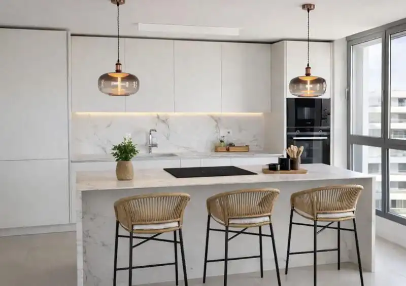 Cuina de Apartament de lloguer en Estepona amb Aire condicionat, Terrassa i Piscina