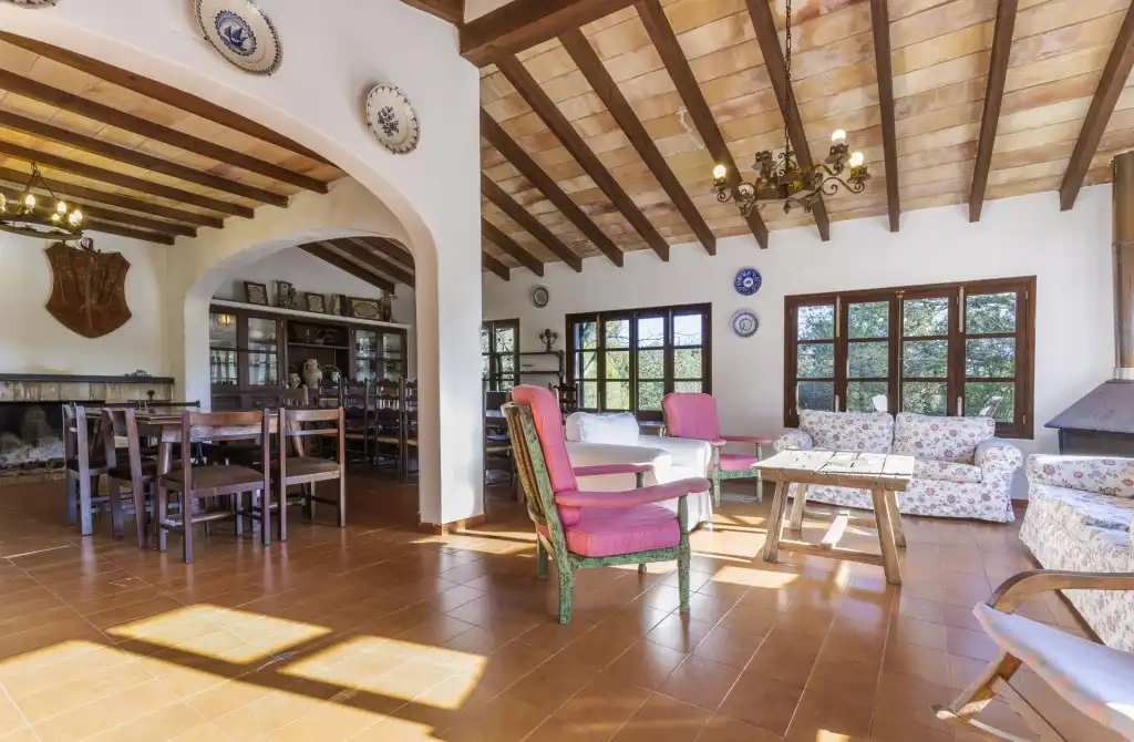 Menjador de Finca rústica en venda en Pollença amb Jardí privat