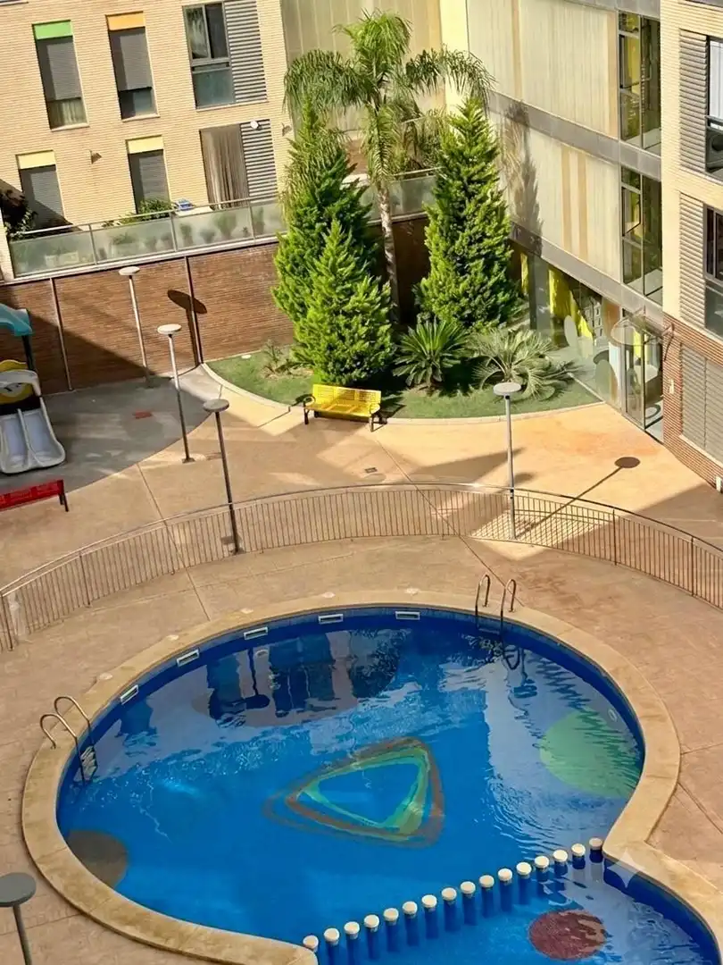 Piscina de Pis en venda en Totana amb Aire condicionat, Calefacció i Jardí privat