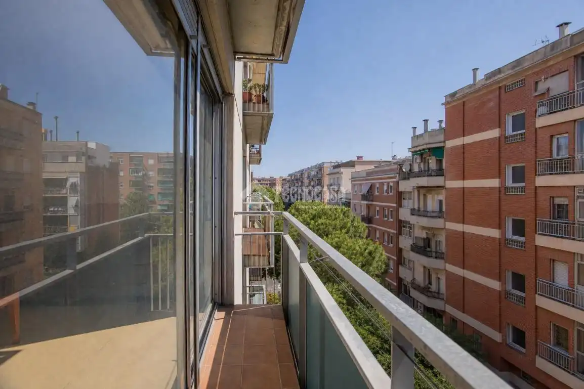 Terrassa de Pis en venda en Barcelona amb Balcó