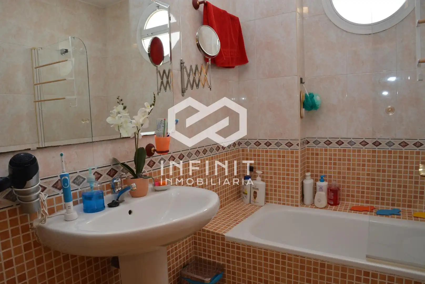 Casa adosada en venta en Villanueva de la Torre