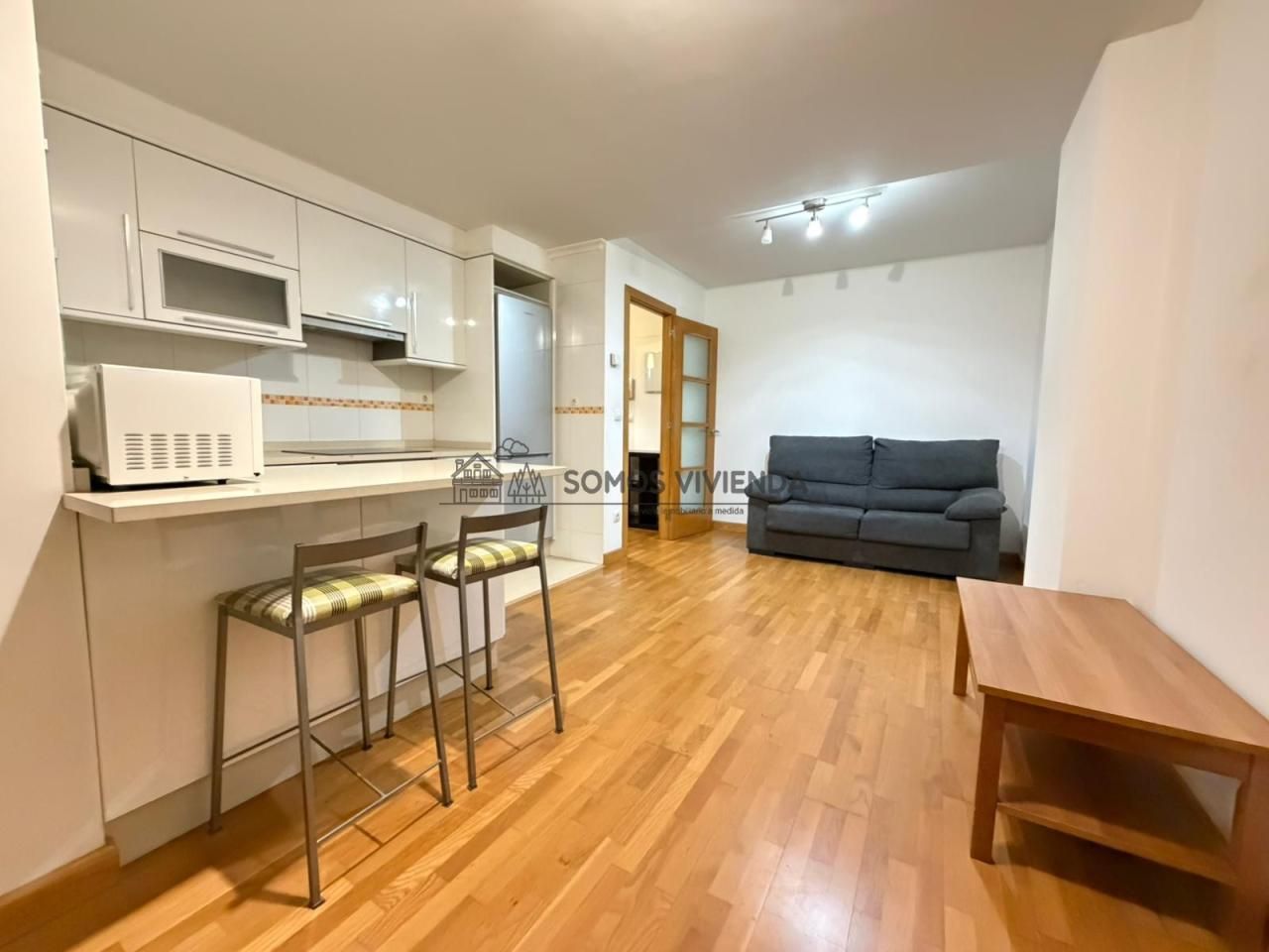 Sala d'estar de Apartament en venda en Ourense Capital  amb Calefacció, Traster i Moblat