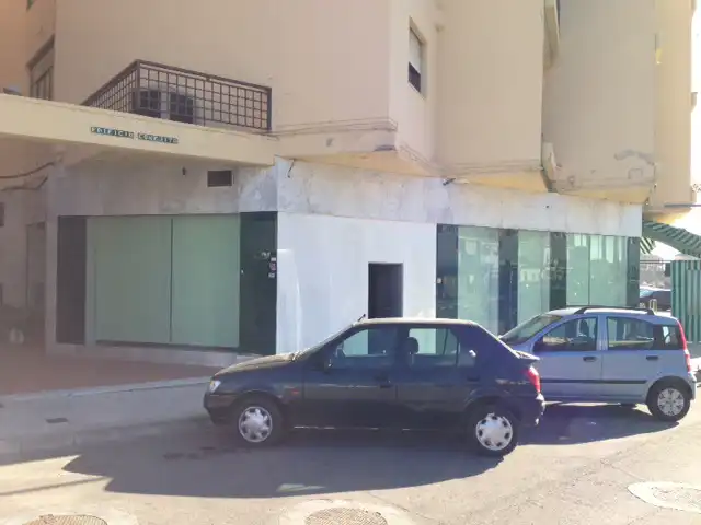 Vista exterior de Local en venta en Torrox