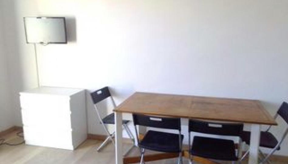 Foto 1 de Edifici en venda a Les Roquetes, Barcelona