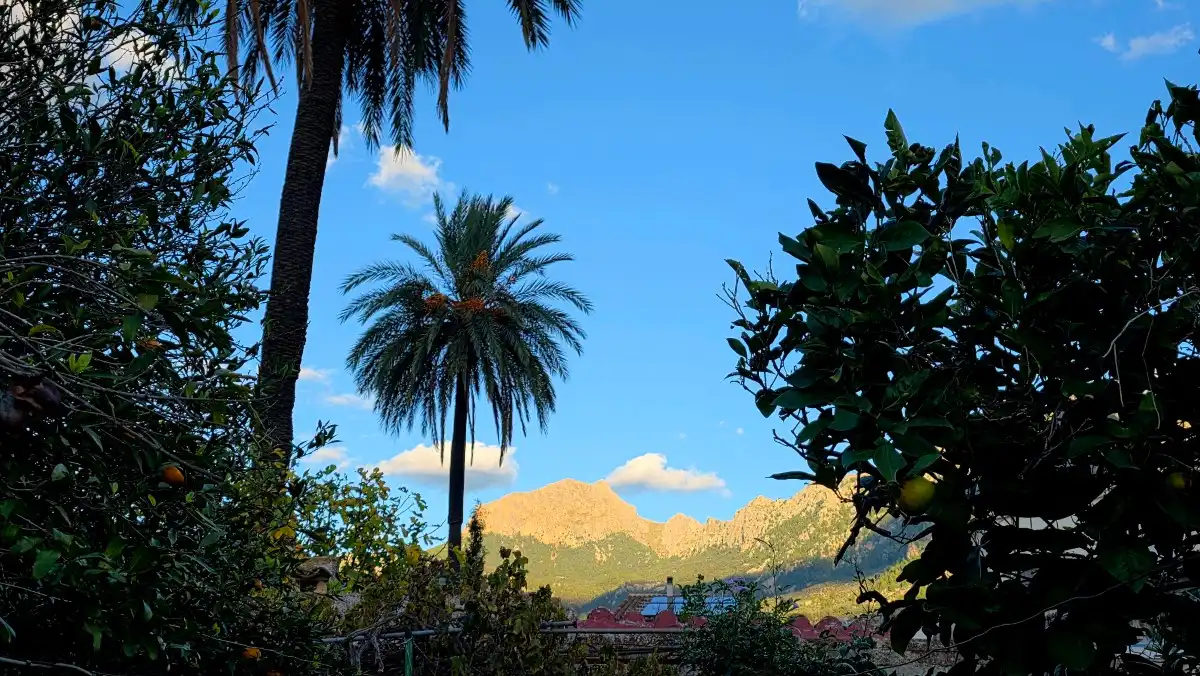 Terraced house with garden for sale in Sóller