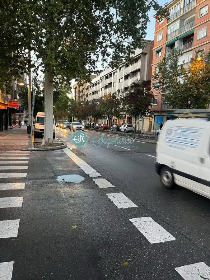 Aparcament de lloguer a Ezequiel González - Conde de Sepúlveda, imagen 2