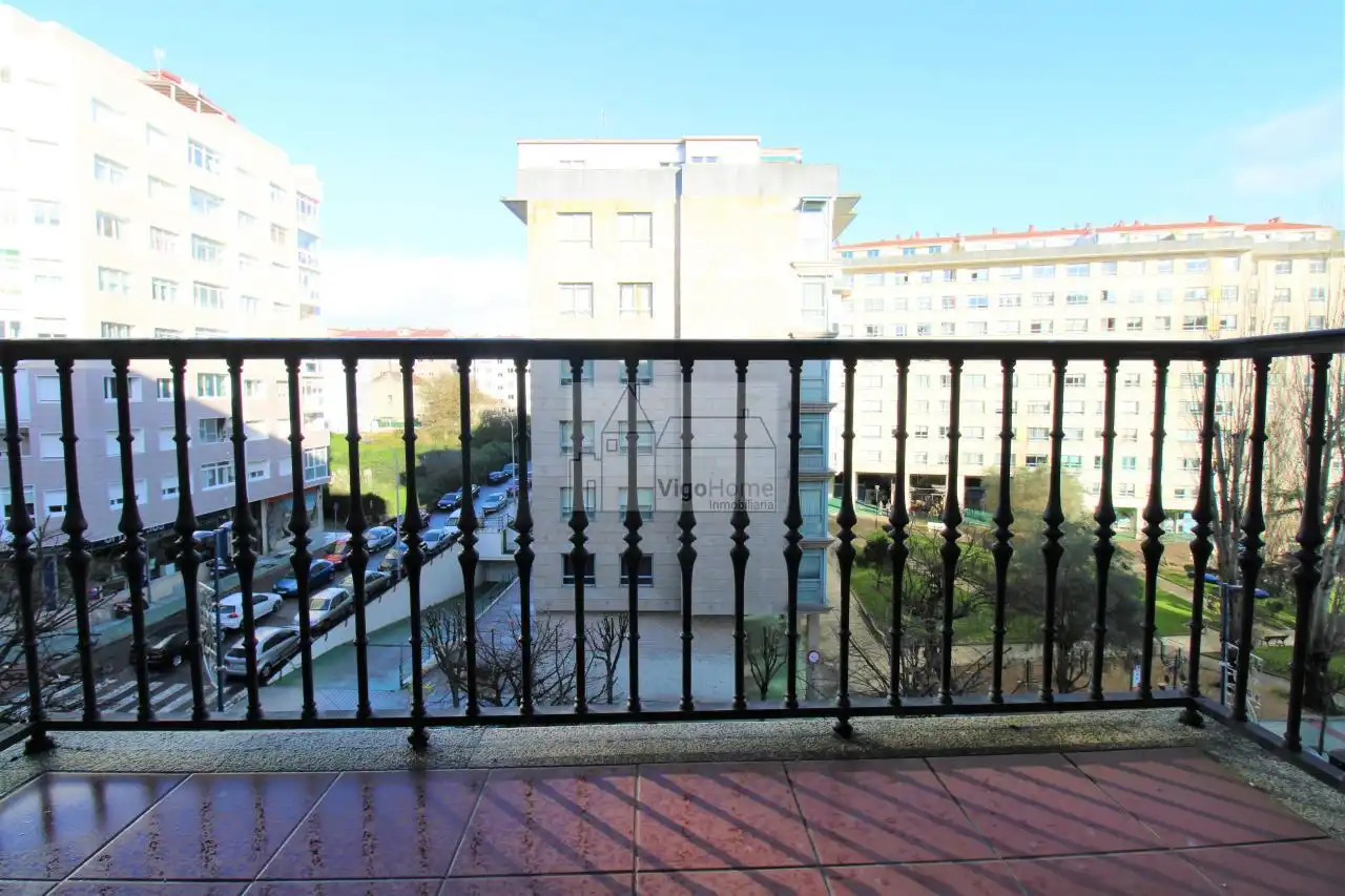 Terrasse von Wohnung zur Miete in Vigo  mit Heizung, Terrasse und Möbliert