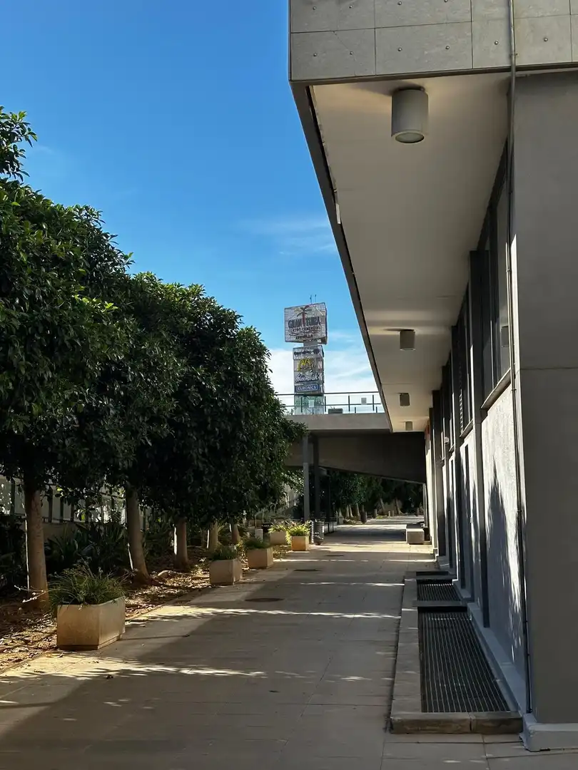 Vista exterior de Local en venta en Xirivella