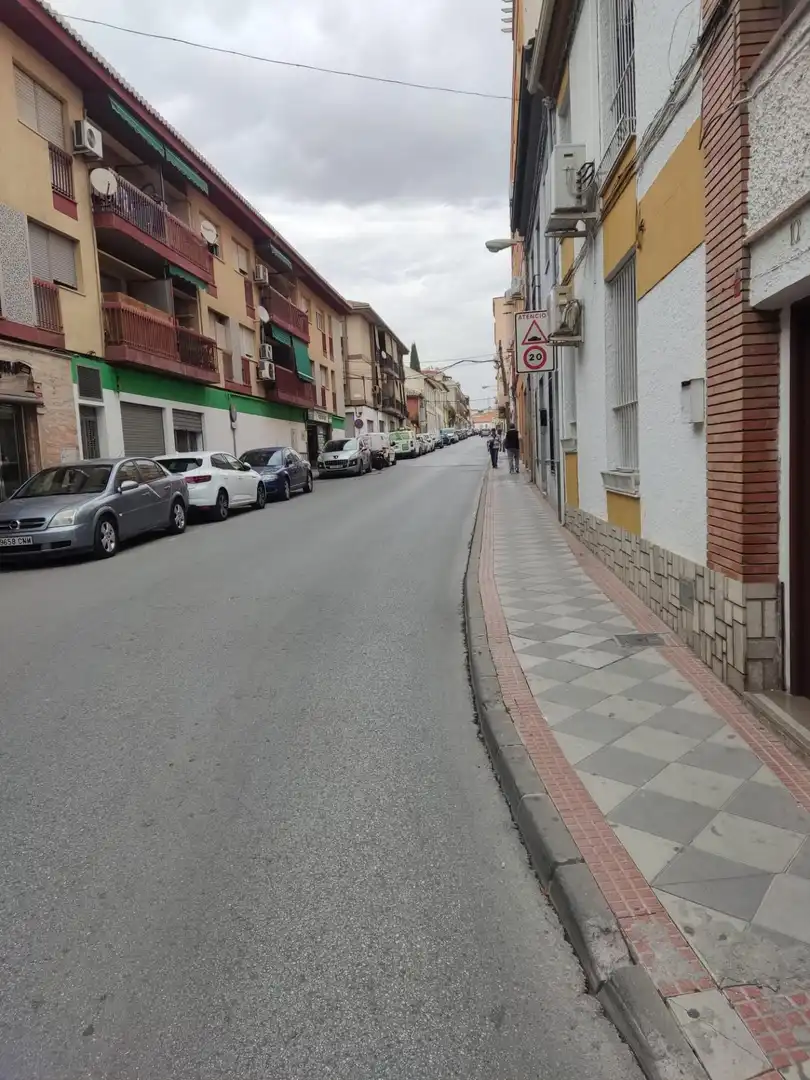 Vista exterior de Local de alquiler en Atarfe