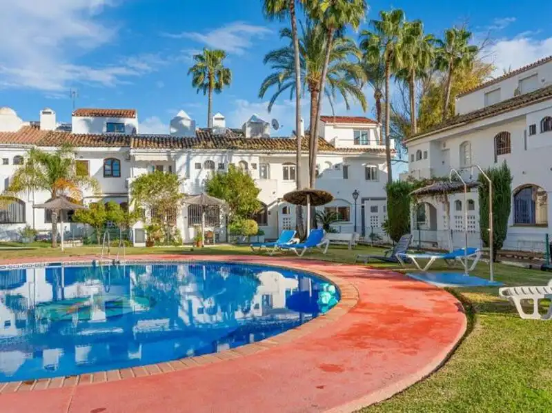 Detached homes for rent in Guadalmina Baja