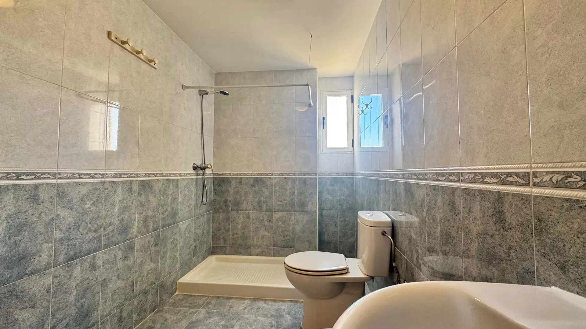 Baño de Piso en venta en Alicante / Alacant con Piscina