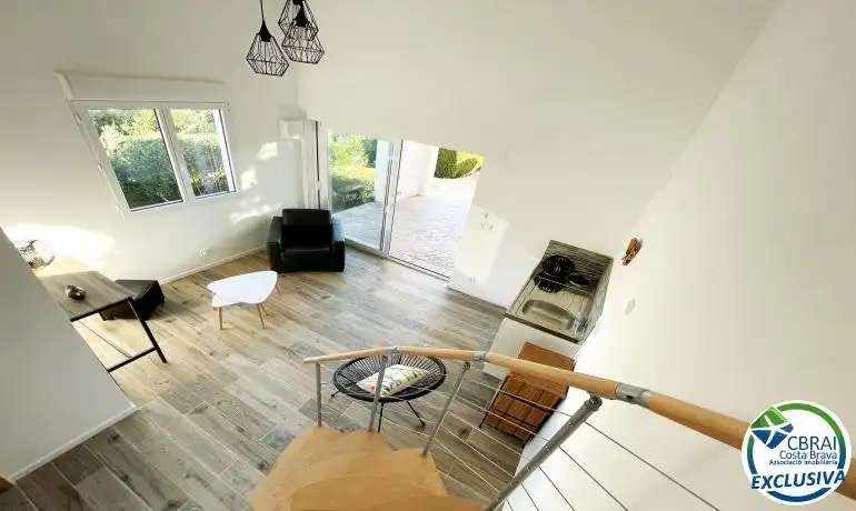 Sala d'estar de Casa o xalet en venda en Roses amb Aire condicionat, Calefacció i Jardí privat