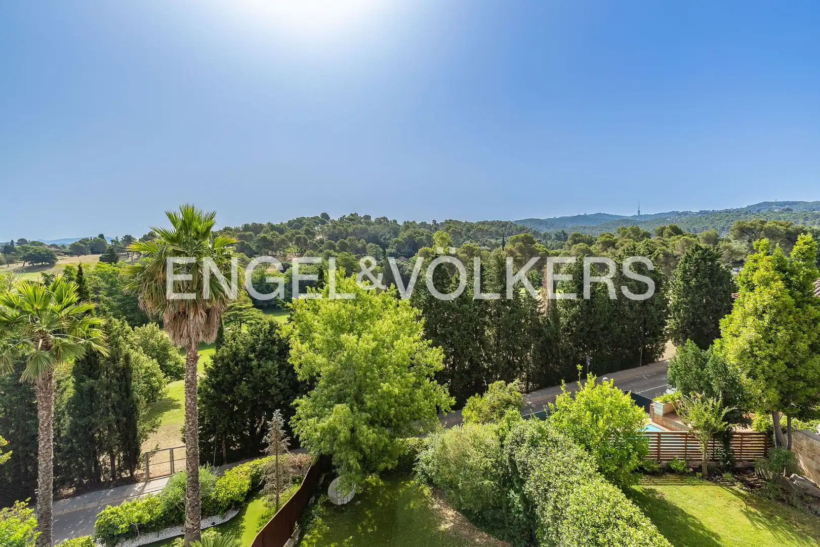 Vista exterior de Casa o chalet en venta en Sant Cugat del Vallès con Aire acondicionado, Calefacción y Jardín privado