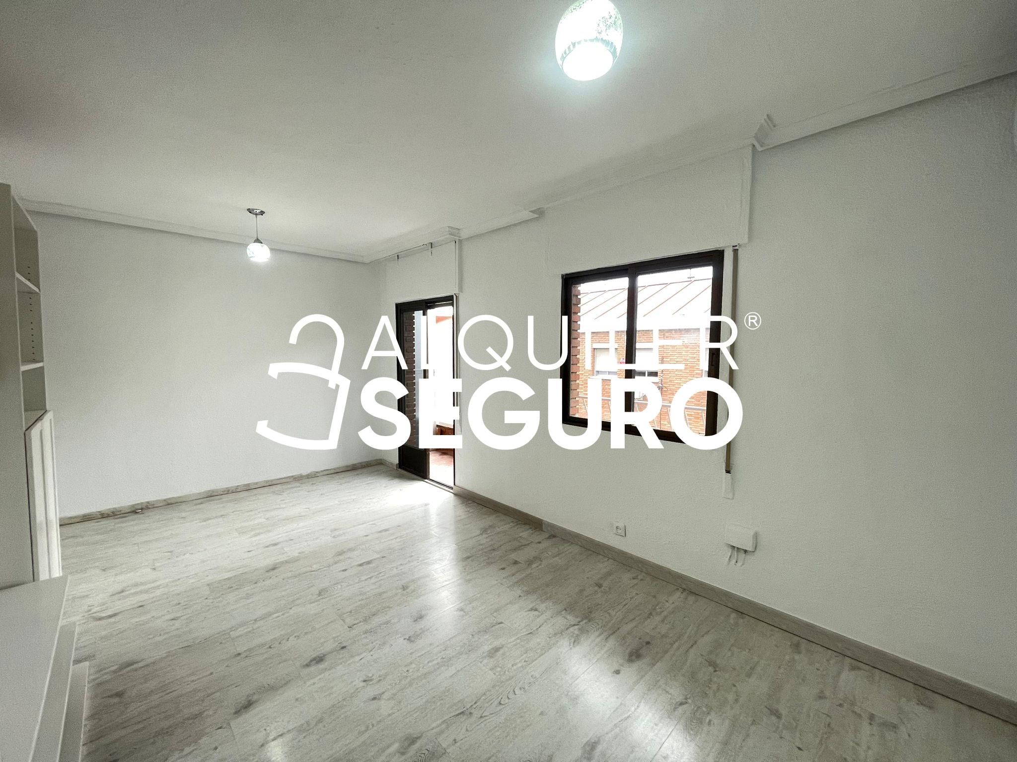 Exterior view of Flat to rent in  Madrid Capital  with Air Conditioner, Heating and Terrace