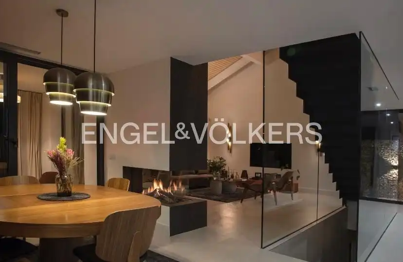 Sala de estar de Casa adosada de alquiler en Boadilla del Monte con Aire acondicionado, Calefacción y Jardín privado