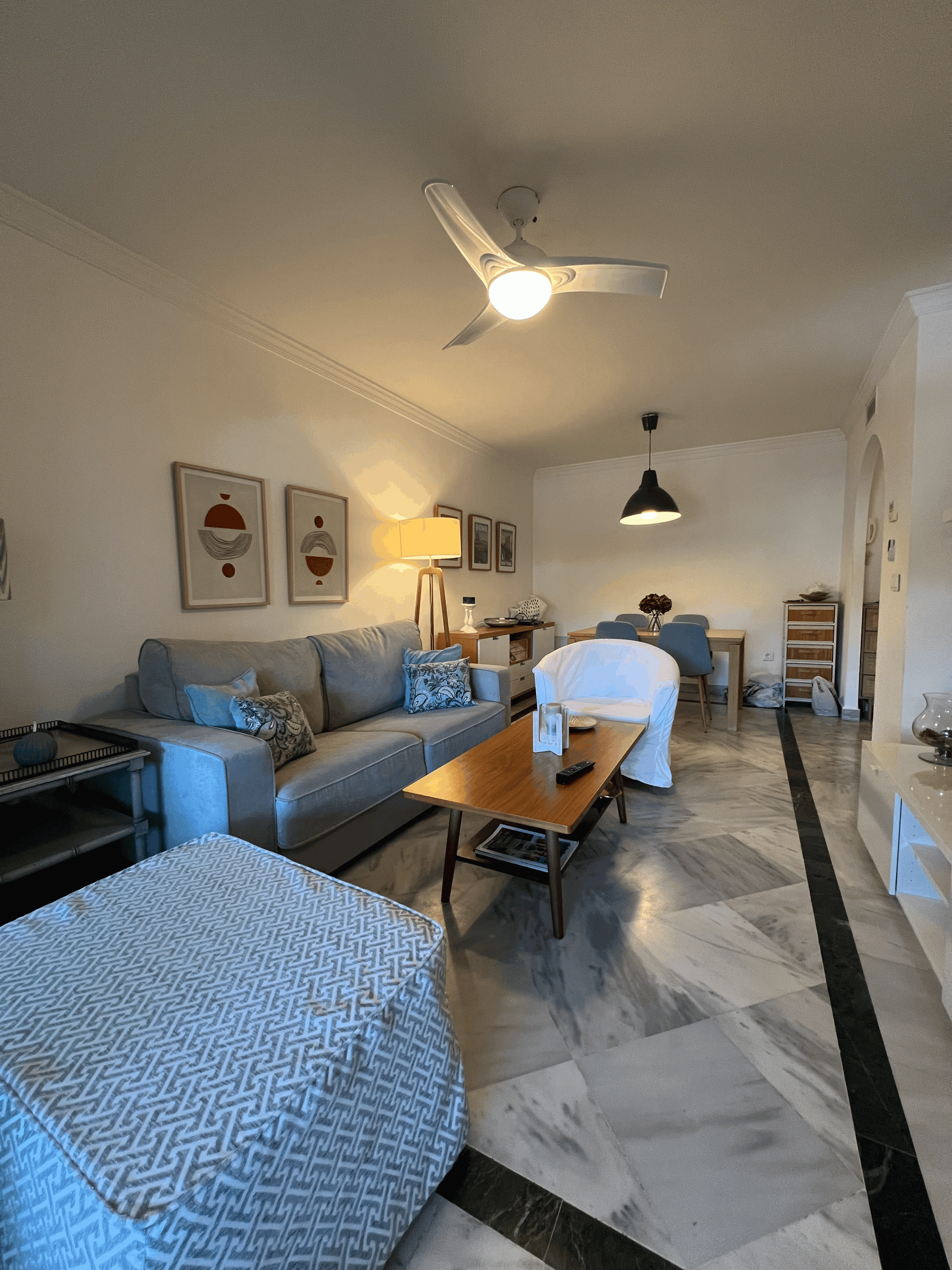 Sala de estar de Apartamento de alquiler en Marbella con Aire acondicionado, Calefacción y Terraza