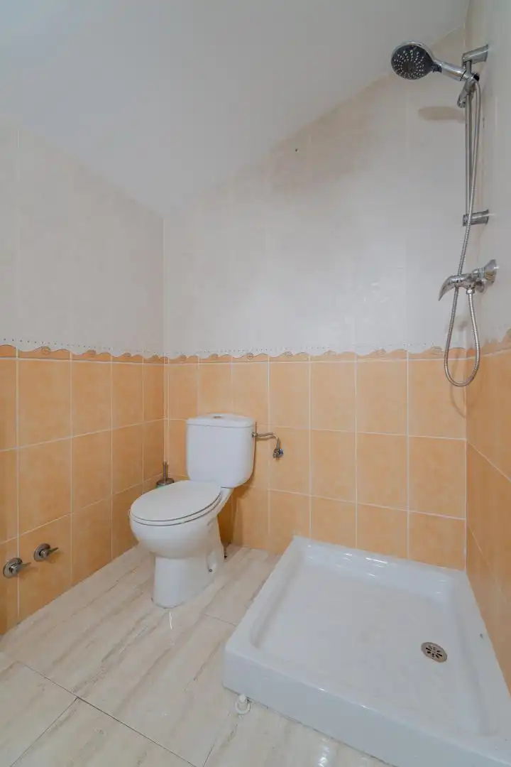 Baño de Dúplex en venta en Girona con Calefacción