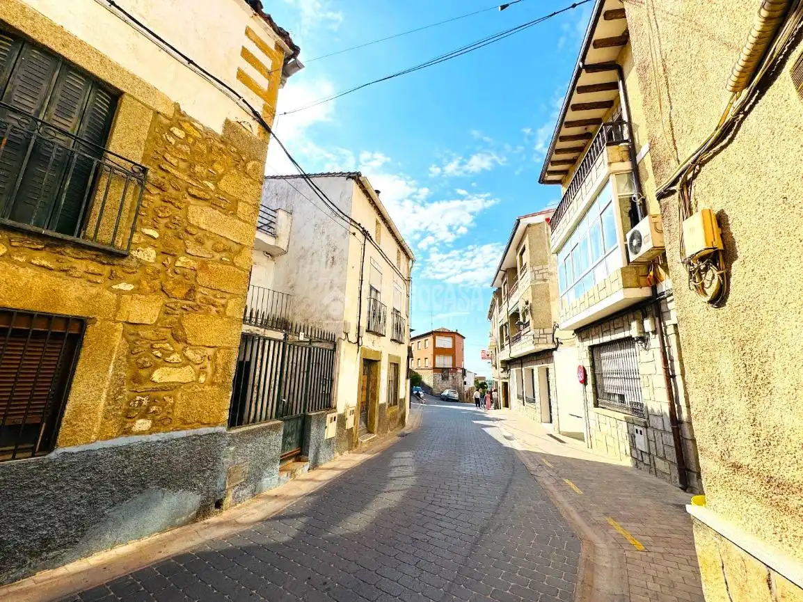 Vista exterior de Casa adosada en venda en El Real de San Vicente amb Calefacció i Terrassa