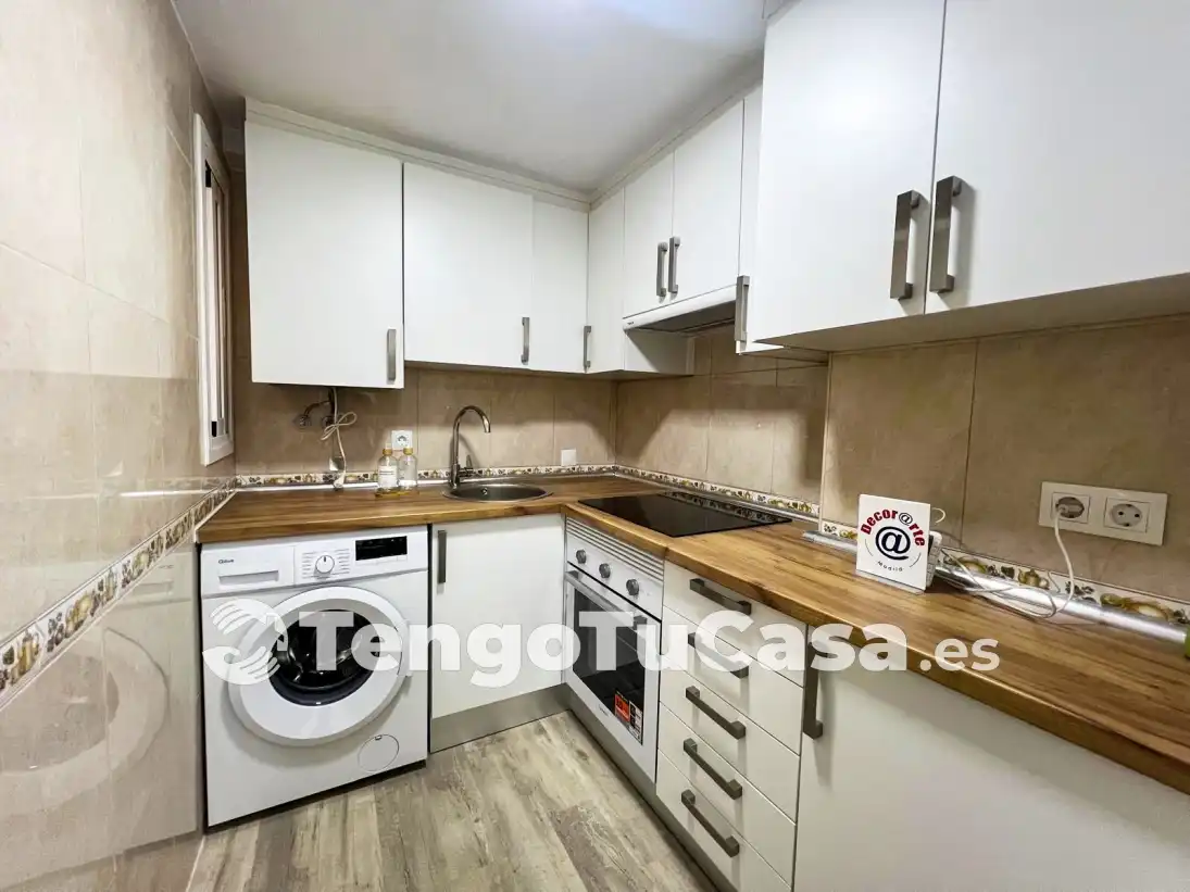 Kitchen of Flat for sale in Madrid  with Air Conditioner, Furnished and Oven