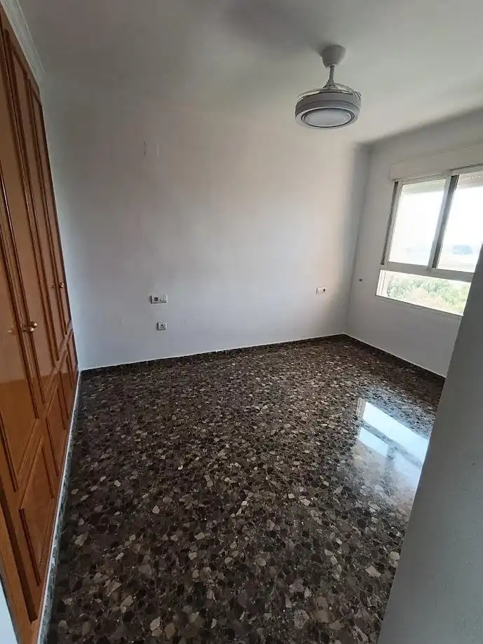 Bedroom of Flat for rent in Mislata  with Balcony