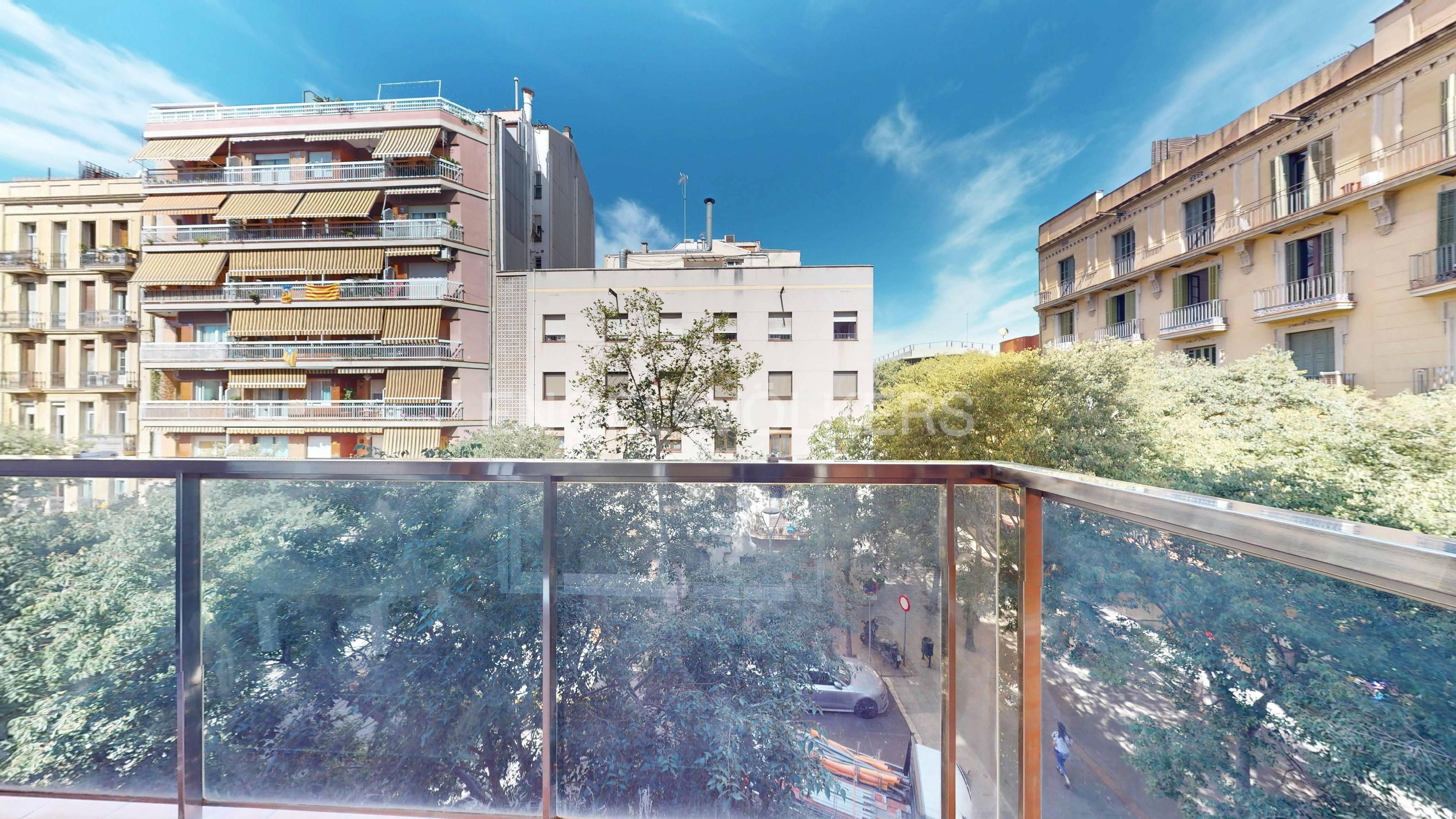 Exterior view of Apartment for sale in  Barcelona Capital  with Air Conditioner, Heating and Terrace